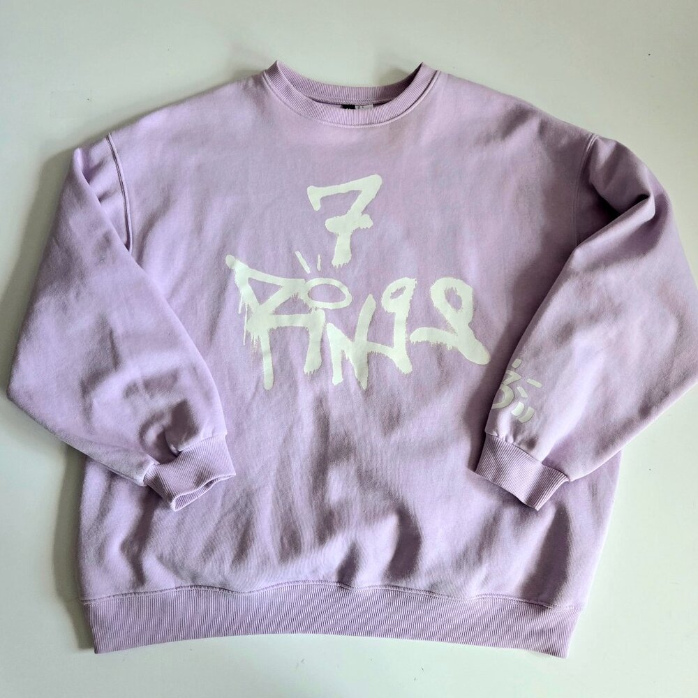 Ariana Grande Divided H&M 7 Rings Sweatshirt